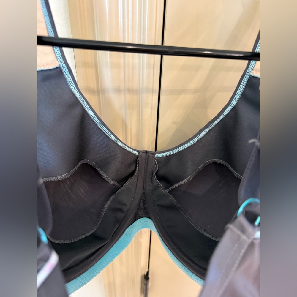 Freya Sonic Sport Underwire Spacer Bra size 30H - Picture 10 of 11